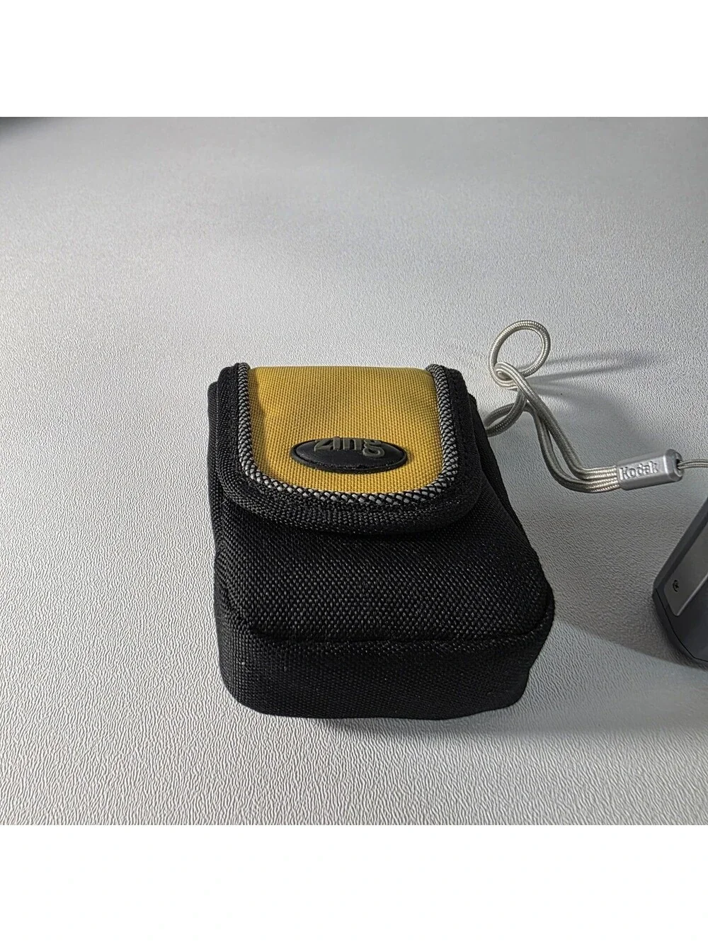 Kodak EasyShare C813 8.2MP Compact Digital Camera W/SD Card & Case